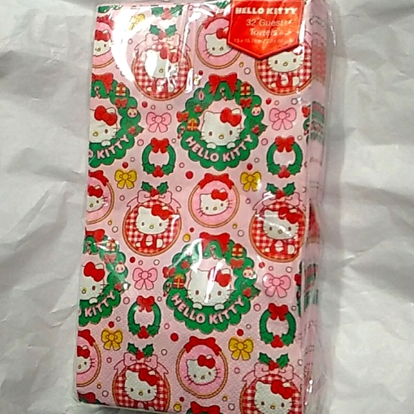 Hello Kitty 32 christmas Napkins/guest towels - Picture 1 of 3